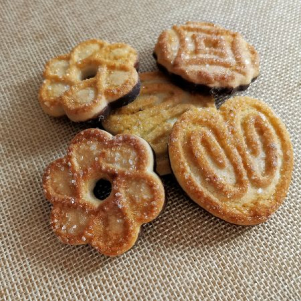 Купить Печенье сахарное с посып.сахаром, декор.глазурью 4 кг Купить Печенье сахарное с посып.сахаром, декор.глазурью 4 кг